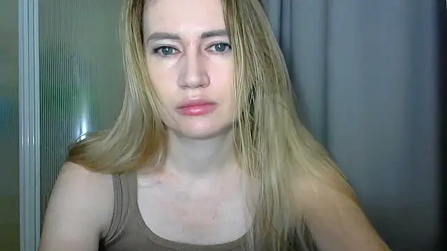 Snapshot of JessFoxxx chatting on 09.13.25 JessFoxxx online show from 09.13.25