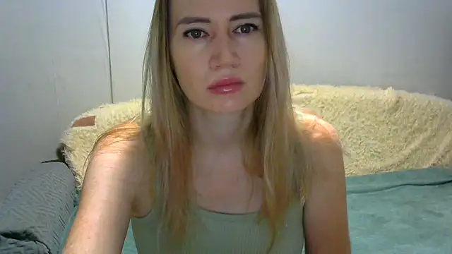 Snapshot of JessFoxxx chatting on 10.01.25 JessFoxxx online show from 10.01.25