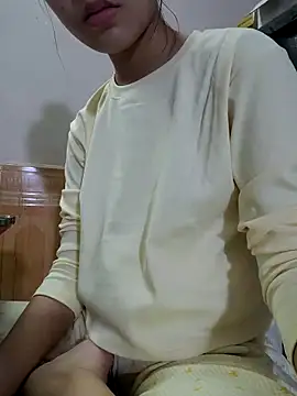 Snapshot of single-mom2x chatting on 11.04.25 single-mom2x online show from 11.04.25