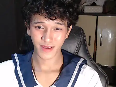 Snapshot of kenbigcockxx chatting on 09.24.25 kenbigcockxx online show from 09.24.25