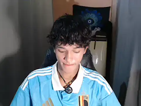 Snapshot of kenbigcockxx chatting on 10.03.25 kenbigcockxx online show from 10.03.25