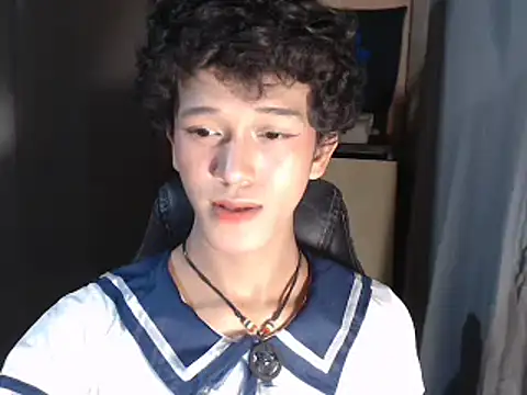 Snapshot of kenbigcockxx chatting on 10.04.25 kenbigcockxx online show from 10.04.25