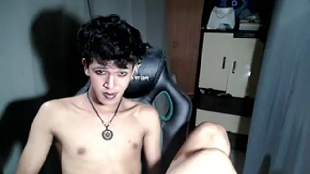 Snapshot of kenbigcockxx chatting on 11.09.25 kenbigcockxx online show from 11.09.25