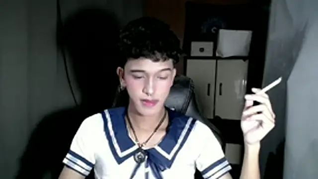 Snapshot of kenbigcockxx chatting on 11.17.25 kenbigcockxx online show from 11.17.25