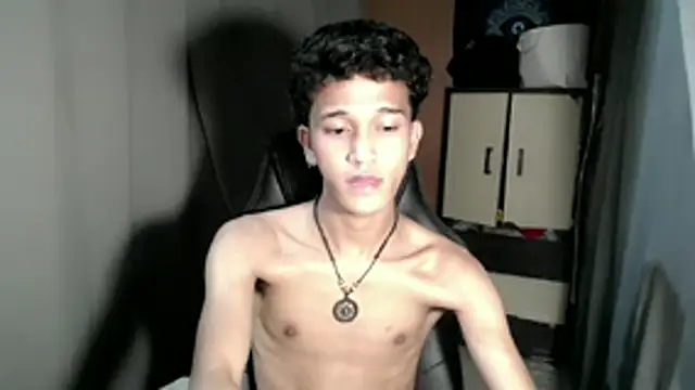 Snapshot of kenbigcockxx chatting on 11.20.25 kenbigcockxx online show from 11.20.25