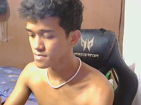 Snapshot of kenbigcockxx chatting on 12.19.25 kenbigcockxx online show from 12.19.25