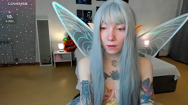 Snapshot of tattoo_art_baby chatting on 10.30.25 tattoo art baby online show from 10.30.25