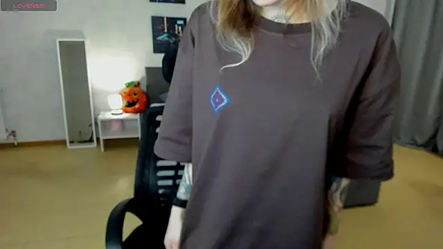 Snapshot of tattoo_art_baby chatting on 11.07.25 tattoo art baby online show from 11.07.25