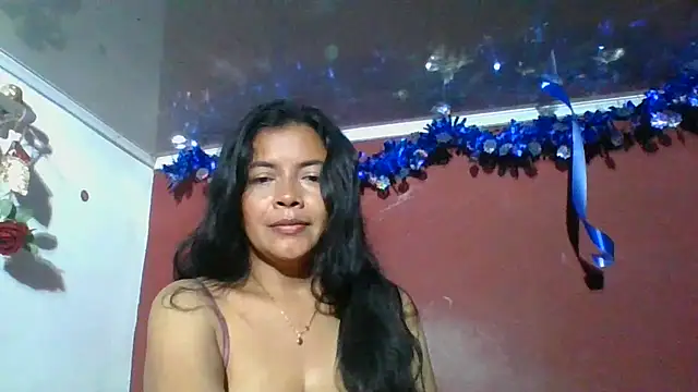 Snapshot of DianaOchoa_ chatting on 11.22.25 DianaOchoa online show from 11.22.25