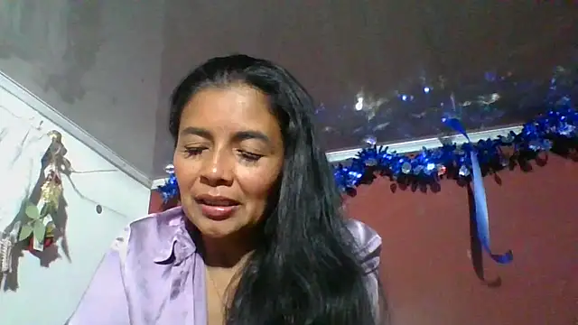 Snapshot of DianaOchoa_ chatting on 12.03.25 DianaOchoa online show from 12.03.25