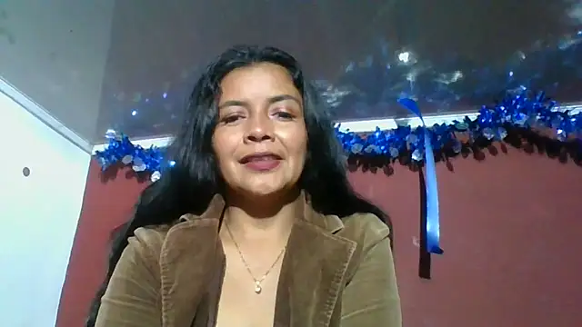 Snapshot of DianaOchoa_ chatting on 12.19.25 DianaOchoa online show from 12.19.25