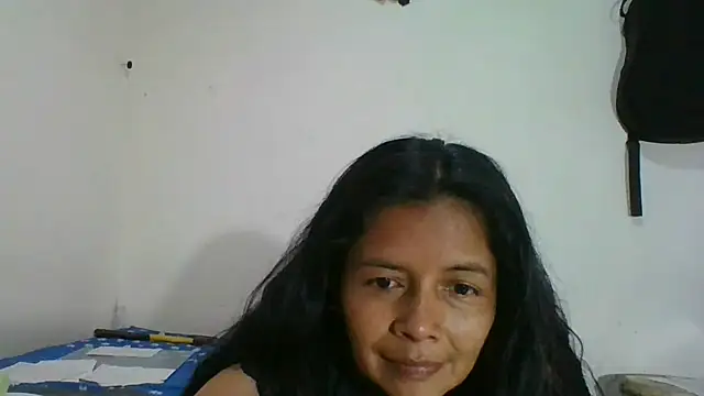 Snapshot of DianaOchoa_ chatting on 04.21.26 DianaOchoa online show from 04.21.26