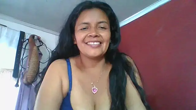Snapshot of DianaOchoa_ chatting on 04.24.26 DianaOchoa online show from 04.24.26