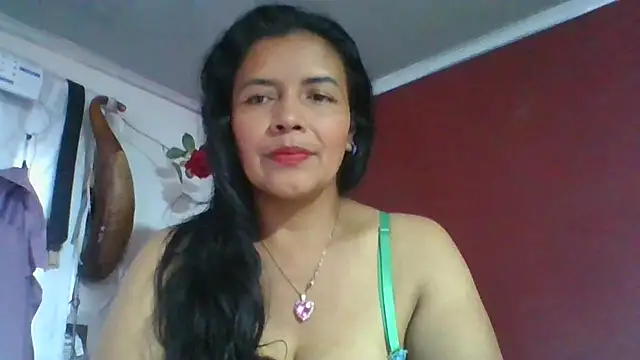 Snapshot of DianaOchoa_ chatting on 05.03.26 DianaOchoa online show from 05.03.26
