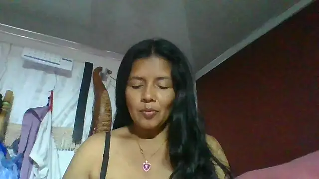 Snapshot of DianaOchoa_ chatting on 05.10.26 DianaOchoa online show from 05.10.26