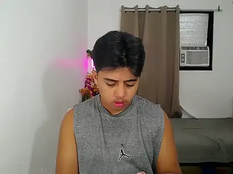 Hugecock2hundle intown online show from 11.12.25