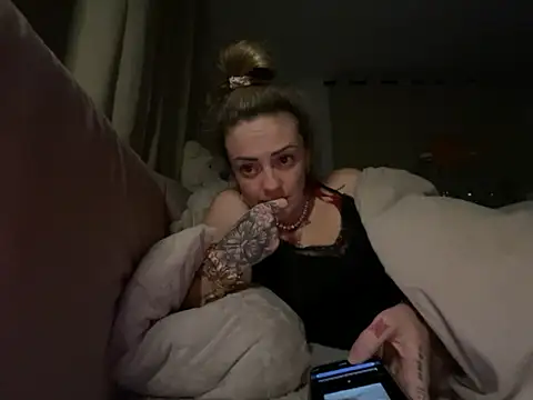 Snapshot of SofiaaBlackk chatting on 10.31.25 SofiaaBlackk online show from 10.31.25