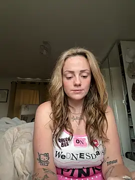 Snapshot of SofiaaBlackk chatting on 11.05.25 SofiaaBlackk online show from 11.05.25