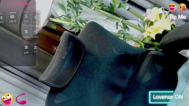 Snapshot of ts_catalheya14 chatting on 10.14.25 ts catalheya14 online show from 10.14.25