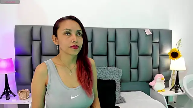 Snapshot of valeriasweet_ chatting on 11.17.25 valeriasweet online show from 11.17.25