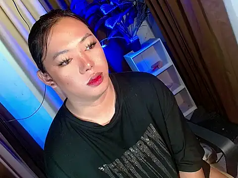 Snapshot of bigfattycocksonya27 chatting on 12.16.25 bigfattycocksonya27 online show from 12.16.25