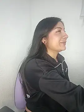 lunna 07 online show from 12.20.25