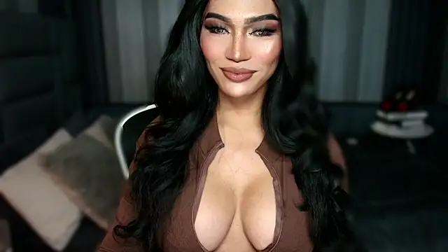 Snapshot of Huntress_xxx chatting on 11.29.25 Huntress xxx online show from 11.29.25