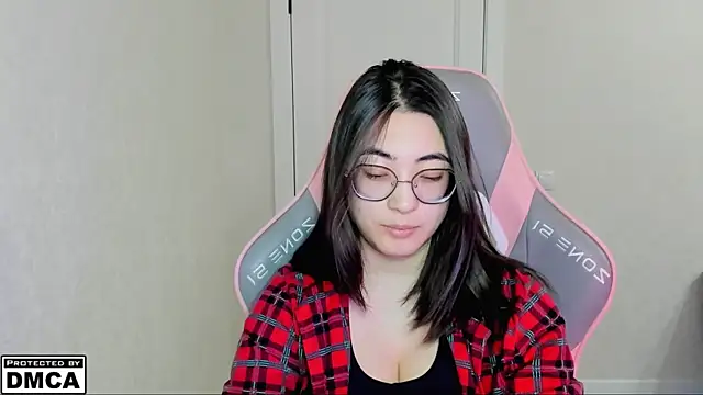 Snapshot of MeilideQian1 chatting on 12.16.25 MeilideQian1 online show from 12.16.25