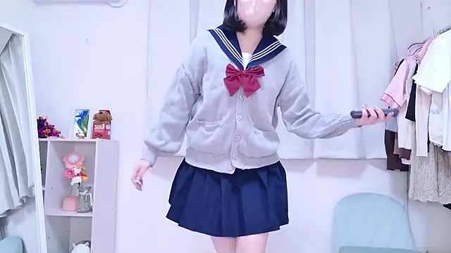 Snapshot of Anzu_xx chatting on 12.04.25 Anzu xx online show from 12.04.25