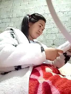 Snapshot of jienrrr chatting on 10.18.25 jienrrr online show from 10.18.25