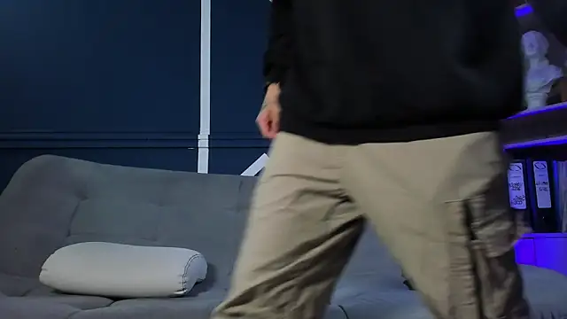 etham wolf  online show from 09.11.25