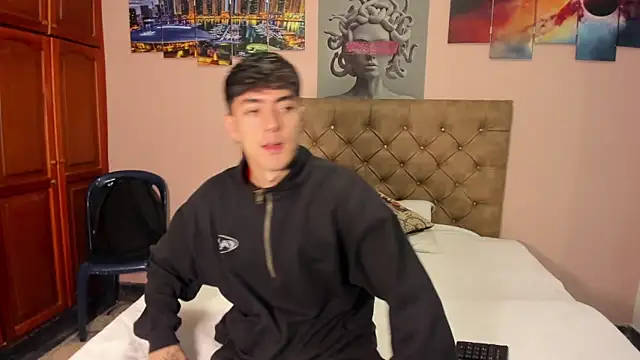 etham wolf  online show from 09.30.25