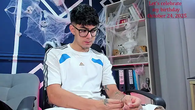 etham wolf  online show from 10.18.25