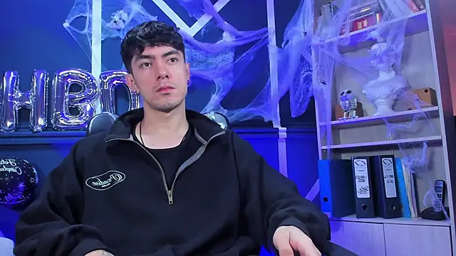 etham wolf  online show from 10.28.25