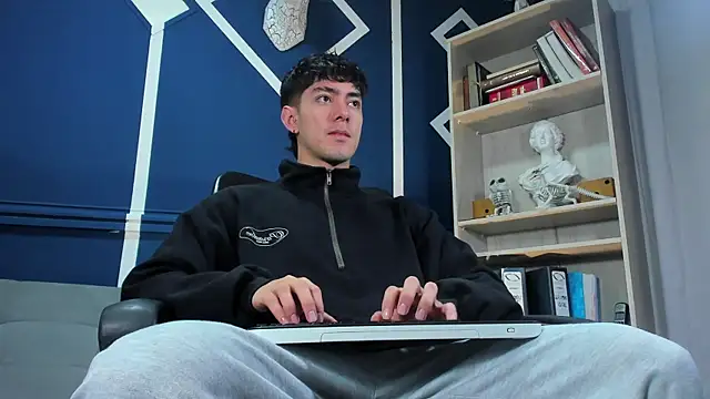 etham wolf  online show from 11.10.25