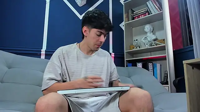 etham wolf  online show from 11.12.25