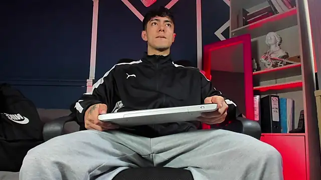 etham wolf  online show from 11.24.25