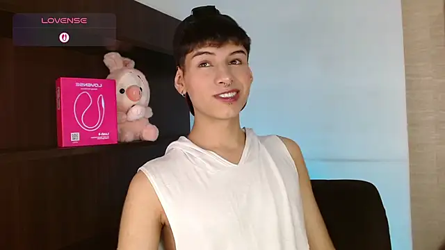 Ezra Storm online show from 11.08.25