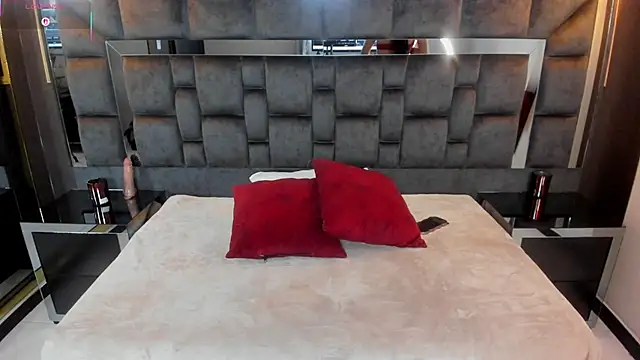 AndieJones  online show from 09.11.25