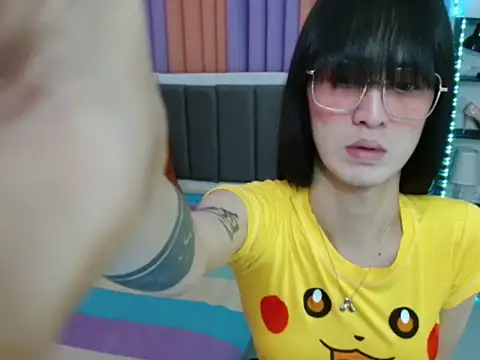 Snapshot of XxTsUncutAskaxX chatting on 10.14.25 XxTsUncutAskaxX online show from 10.14.25