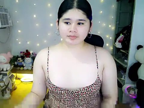 Snapshot of skinnygirl_69 chatting on 10.23.25 skinnygirl 69 online show from 10.23.25