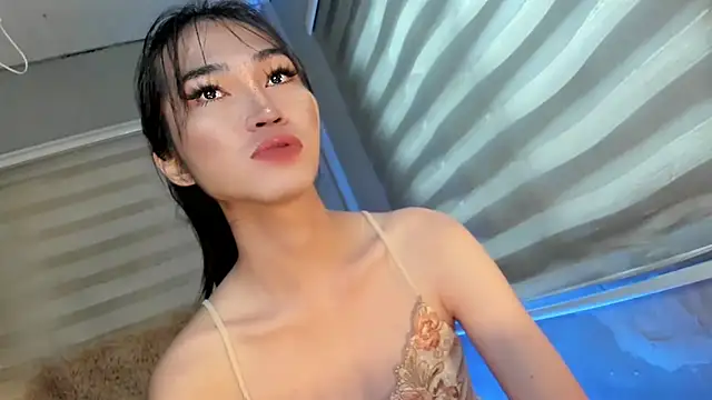 Snapshot of lovelychanel69xx chatting on 09.11.25 lovelychanel69xx online show from 09.11.25