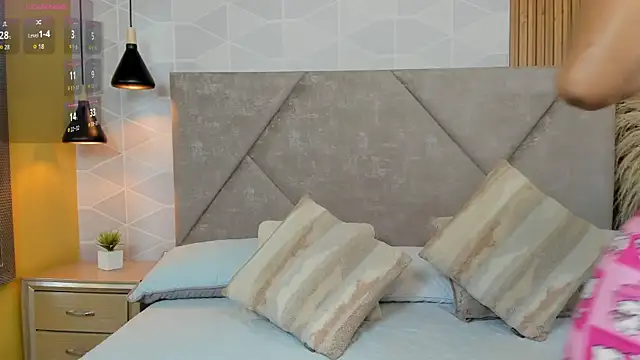 Snapshot of Jade_Whisper chatting on 10.31.25 Jade Whisper online show from 10.31.25