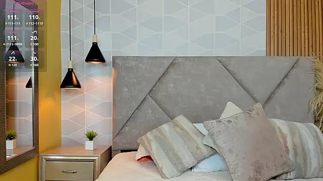 Snapshot of Jade_Whisper chatting on 12.05.25 Jade Whisper online show from 12.05.25