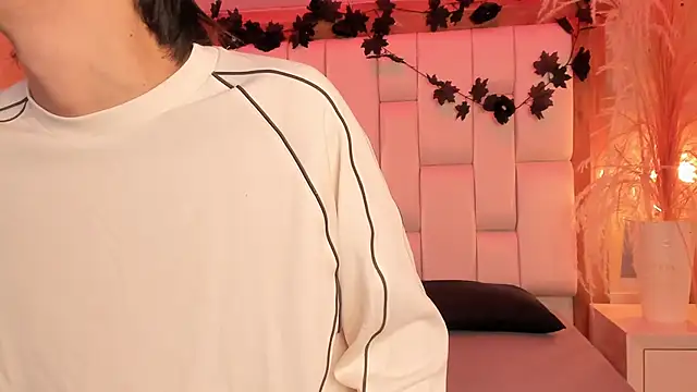 Daphne And Roger online show from 02.07.26