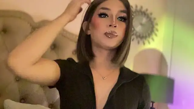 Snapshot of solana_imani chatting on 02.15.26 solana imani online show from 02.15.26