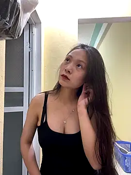 Snapshot of Aghenh chatting on 10.15.25 Aghenh online show from 10.15.25