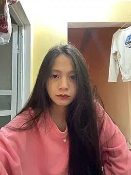 Snapshot of Aghenh chatting on 10.18.25 Aghenh online show from 10.18.25