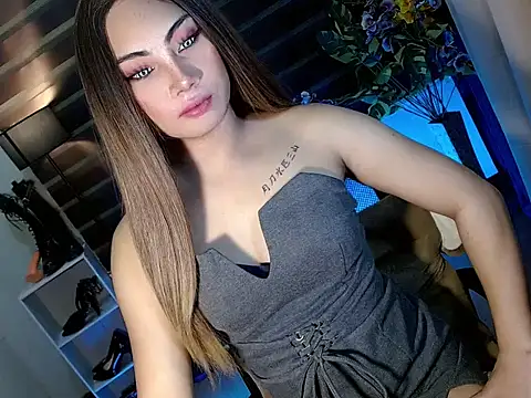 Snapshot of Bella_subhunterx chatting on 11.17.25 Bella subhunterx online show from 11.17.25