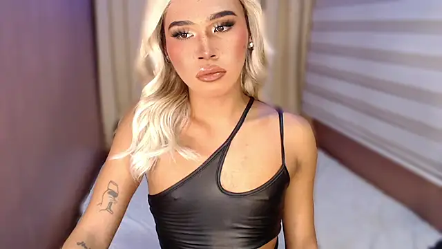 Snapshot of _tipsandchips chatting on 09.25.25 tipsandchips online show from 09.25.25